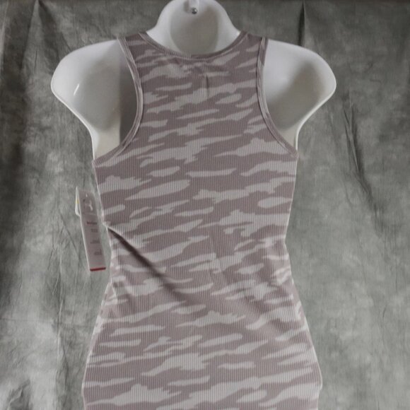 Like New Under Armour HEAT GEAR fitted Compression CAMO TANK TOP Gray - Picture 2 of 3